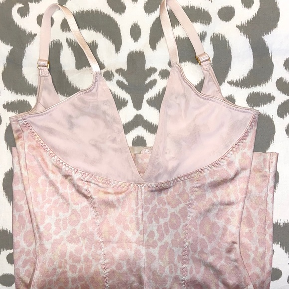 Victoria’s Secret Pink Leopard So Curvaceous Push-Up Shaping Slip with Panty - Picture 10 of 12